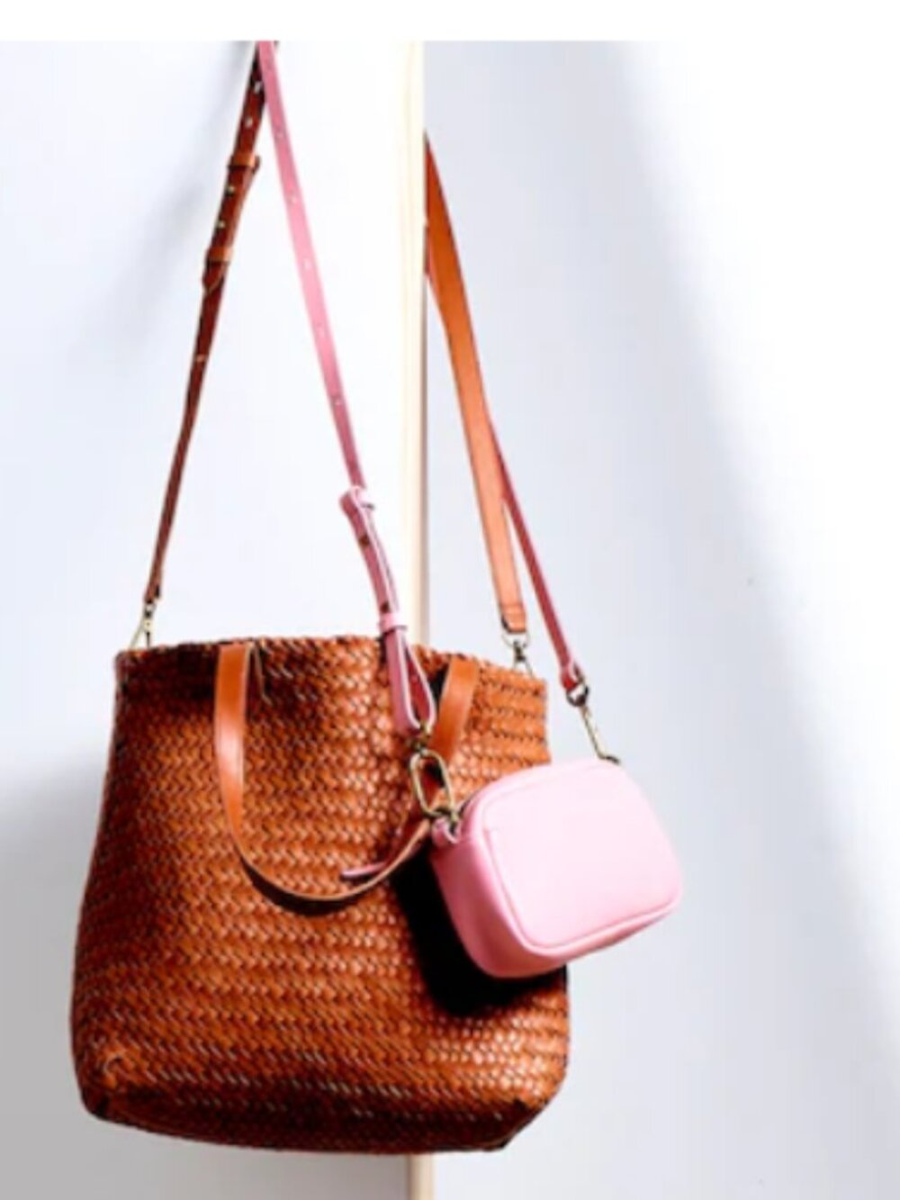 Madewell Medium Transport Tote in Woven Leather. - Picture 7 of 8